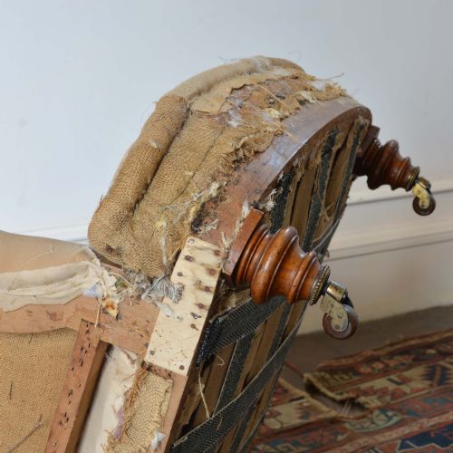 A HOWARD AND SON STYLE CLUB ARMCHAIR - ADDITIONAL PHOTO 7