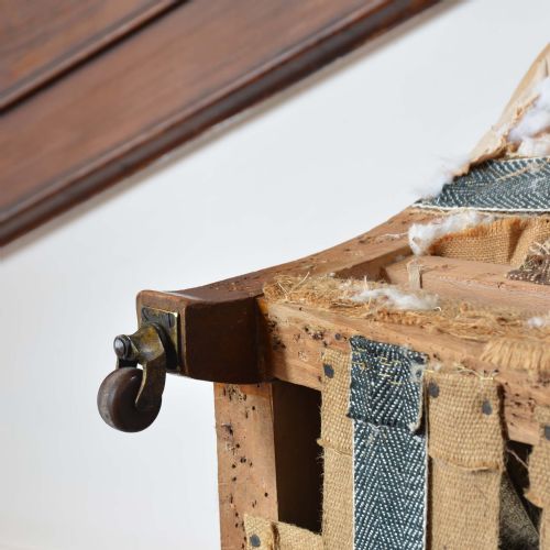 A HOWARD AND SON STYLE CLUB ARMCHAIR - ADDITIONAL PHOTO 10
