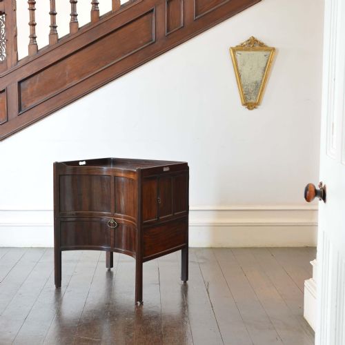GEORGE II CONCAVE MAHOGANY COMMODE - ADDITIONAL PHOTO 3
