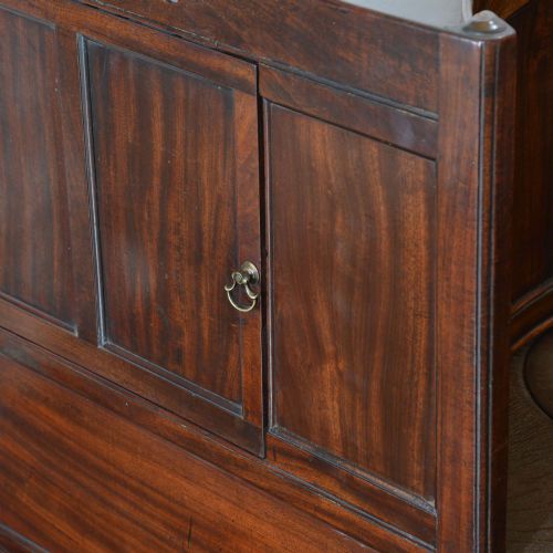 GEORGE II CONCAVE MAHOGANY COMMODE - ADDITIONAL PHOTO 6