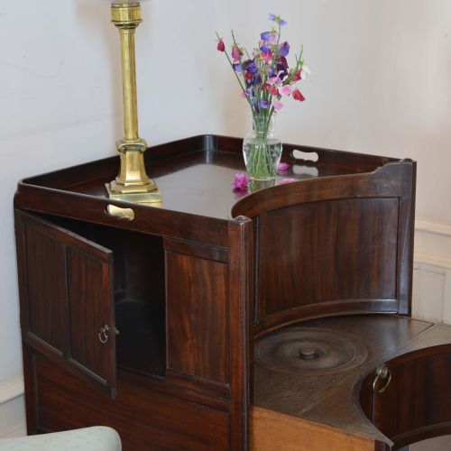 GEORGE II CONCAVE MAHOGANY COMMODE - ADDITIONAL PHOTO 8
