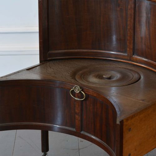 GEORGE II CONCAVE MAHOGANY COMMODE - ADDITIONAL PHOTO 11