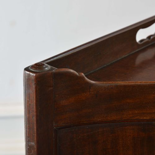 GEORGE II CONCAVE MAHOGANY COMMODE - ADDITIONAL PHOTO 13
