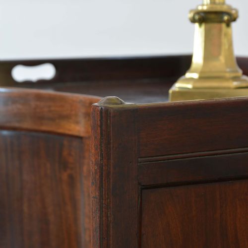 GEORGE II CONCAVE MAHOGANY COMMODE - ADDITIONAL PHOTO 14