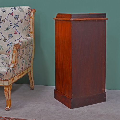 19TH CENTURY MAHOGANY BEDSIDE CABINET BY HOLLAND SONS - ADDITIONAL PHOTO 6