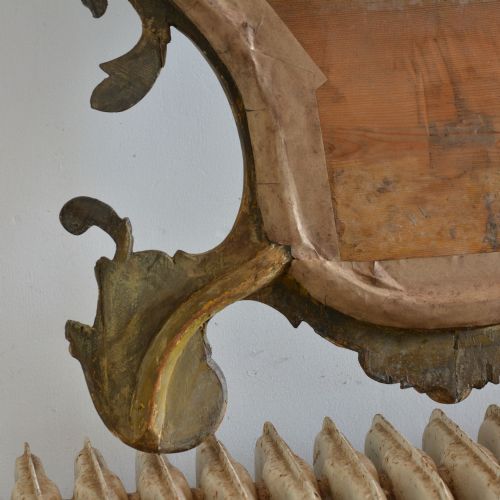 18TH CENTURY ITALIAN GILT ROCOCO MIRROR OF CARTOUCHE FORM - ADDITIONAL PHOTO 8