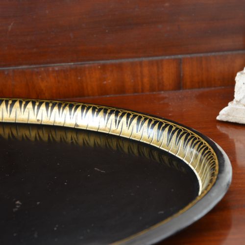 A 19TH CENTURY REGENCY OVAL TOLEWARE TRAY - ADDITIONAL PHOTO 6