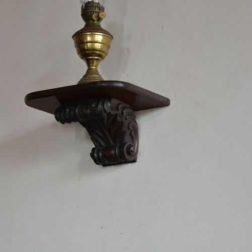 CARVED RED WALNUT CORBEL WALL BRACKET - ADDITIONAL PHOTO 2