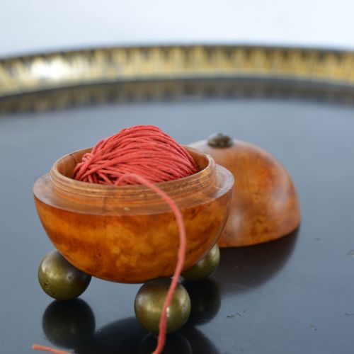 20TH CENTURY ART DECO KARELIAN BIRCH STRING BALL - ADDITIONAL PHOTO 3