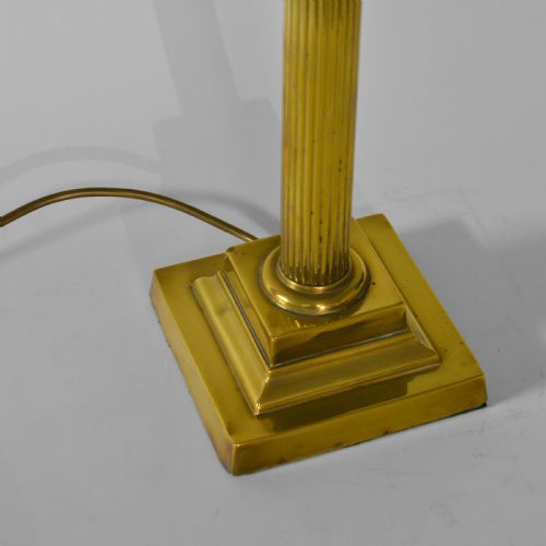 VICTORIAN BRASS IONIC COLUMN LAMP - ADDITIONAL PHOTO 3