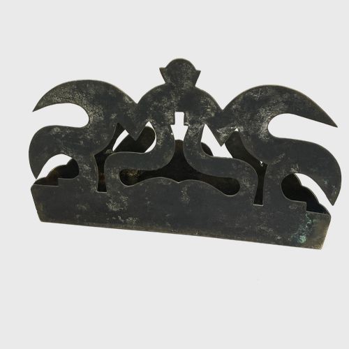 19TH CENTURY ORNATE BRASS 'CROWN' WALL POCKET - ADDITIONAL PHOTO 8