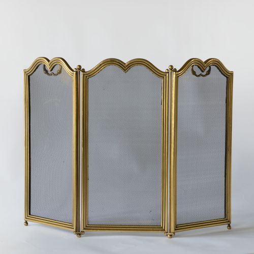 SMALL TRIPARTITE FOLDING BRASS SPARK GUARD