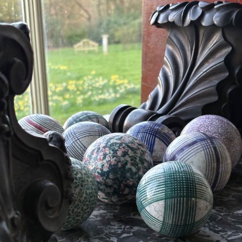 COLLECTION OF 12 SCOTTISH CARPET BOWLS - ADDITIONAL PHOTO 1