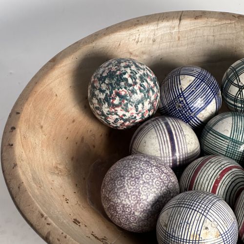 COLLECTION OF 12 SCOTTISH CARPET BOWLS - ADDITIONAL PHOTO 3