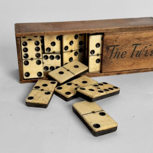 19TH CENTURY BOXED SET OF DOMINOES - ADDITIONAL PHOTO 3