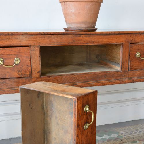 GEORGIAN ELM DRESSER BASE - ADDITIONAL PHOTO 11