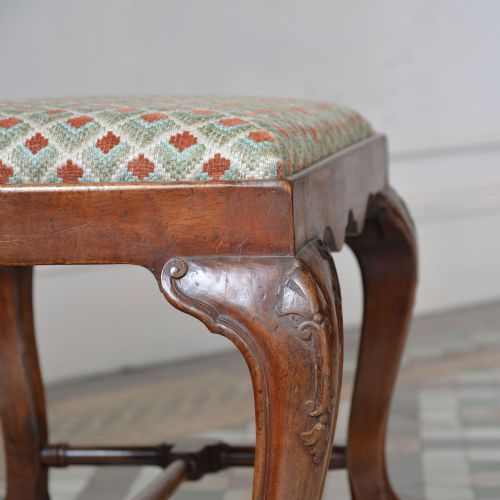 19TH CENTURY CONTINENTAL WALNUT STOOL - ADDITIONAL PHOTO 1