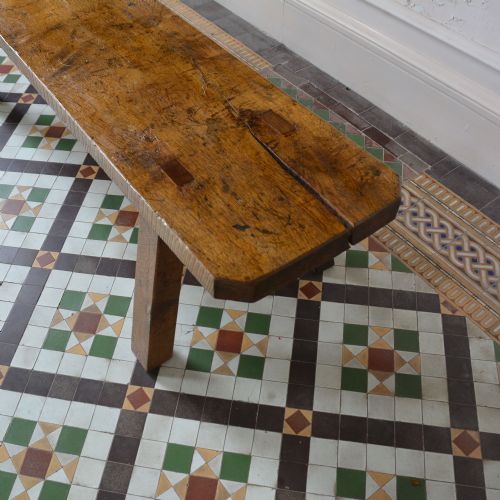 19TH CENTURY WELSH OAK PIG BENCH - ADDITIONAL PHOTO 3