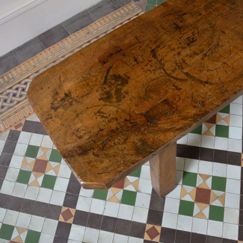 19TH CENTURY WELSH OAK PIG BENCH - ADDITIONAL PHOTO 4