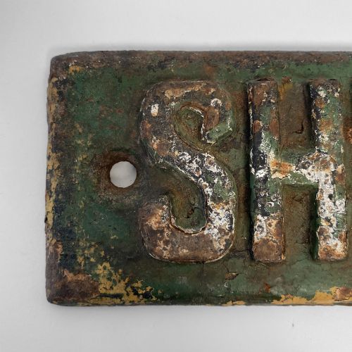 LONDON SOUTHWESTERN RAILWAY PAINTED CAST IRON SIGN SHUT THIS GATE - ADDITIONAL PHOTO 2