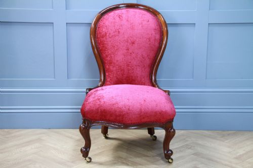 ANTIQUE VICTORIAN BALLOON BACK MAHOGANY UPHOLSTERED NURSING CHAIR FULLY RESTORED - ADDITIONAL PHOTO 2