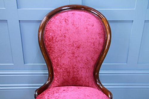 ANTIQUE VICTORIAN BALLOON BACK MAHOGANY UPHOLSTERED NURSING CHAIR FULLY RESTORED - ADDITIONAL PHOTO 4