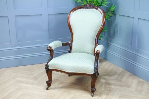 Antique Victorian Walnut Spoon Back Armchair Fireside Gents Chair Cabriole Legs