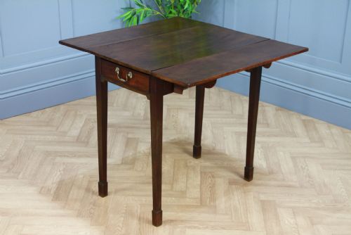 fig 2. Original Antique Georgian Solid Mahogany Small Drop Leaf Pembroke Table C1830