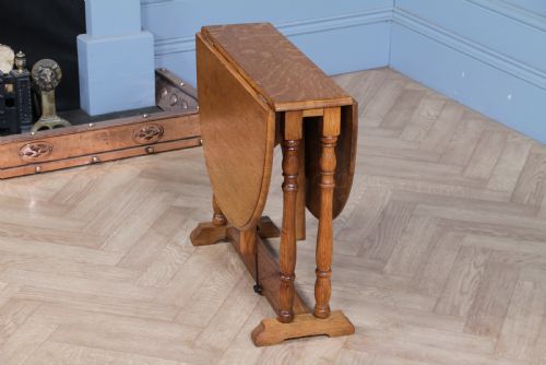 fig 1. Vintage Solid Medium Oak Small Automatic Drop Leaf Sutherland Occasional Table