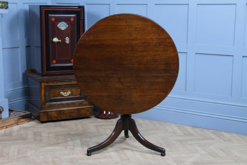 fig 4. Original Antique Solid Oak Georgian Flip / Tilt Top Tripod Breakfast Table C1830