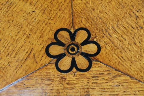 VICTORIAN AESTHETIC MOVEMENT OAK EBONY TRIFOLD DROP LEAF HANDKERCHIEF TABLE - ADDITIONAL PHOTO 5
