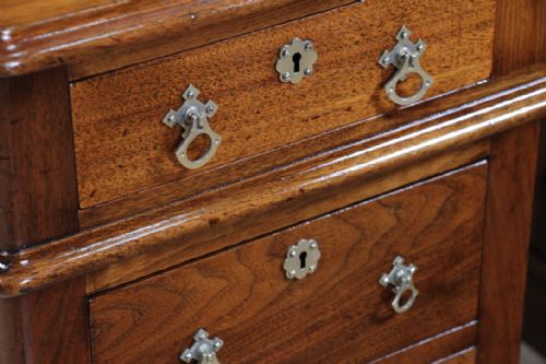 OUTSTANDING ANTIQUE VICTORIAN SOLID WALNUT MAPLE CO DICKENS 15 DRAWER WRITING DESK WITH KEYS RESTORED C1890 - ADDITIONAL PHOTO 11