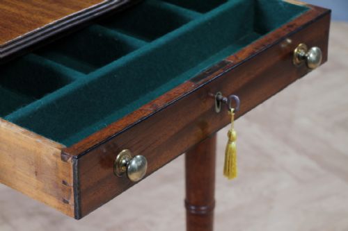 ANTIQUE GEORGIAN MAHOGANY PEMBROKE DROP LEAF TABLE FITTED SILVER DRAWER WITH KEY - ADDITIONAL PHOTO 6