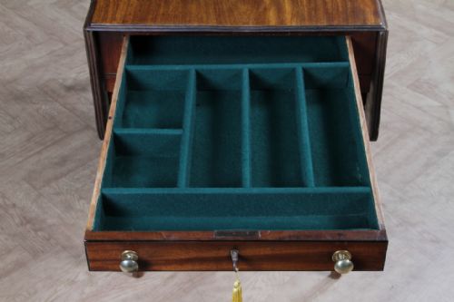 ANTIQUE GEORGIAN MAHOGANY PEMBROKE DROP LEAF TABLE FITTED SILVER DRAWER WITH KEY - ADDITIONAL PHOTO 7