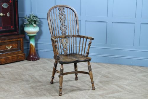 Vintage Ash & Elm Traditional Bentwood Windsor Armchair Cow Horn Stretcher