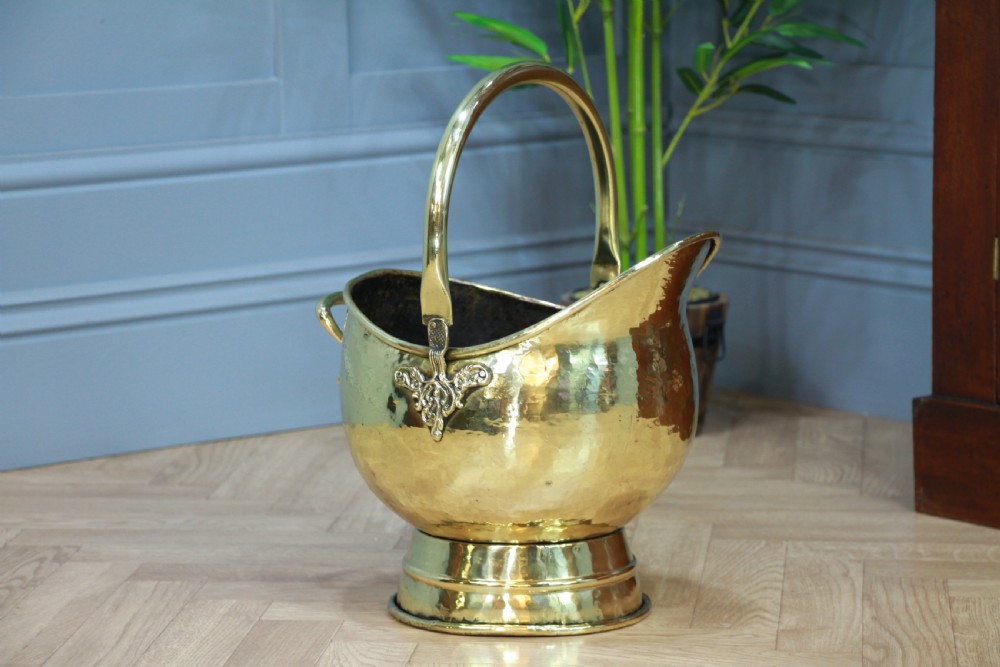 Antique Edwardian Solid Brass Helmet Coal Bucket Fireside Scuttle Kindling Log View XII