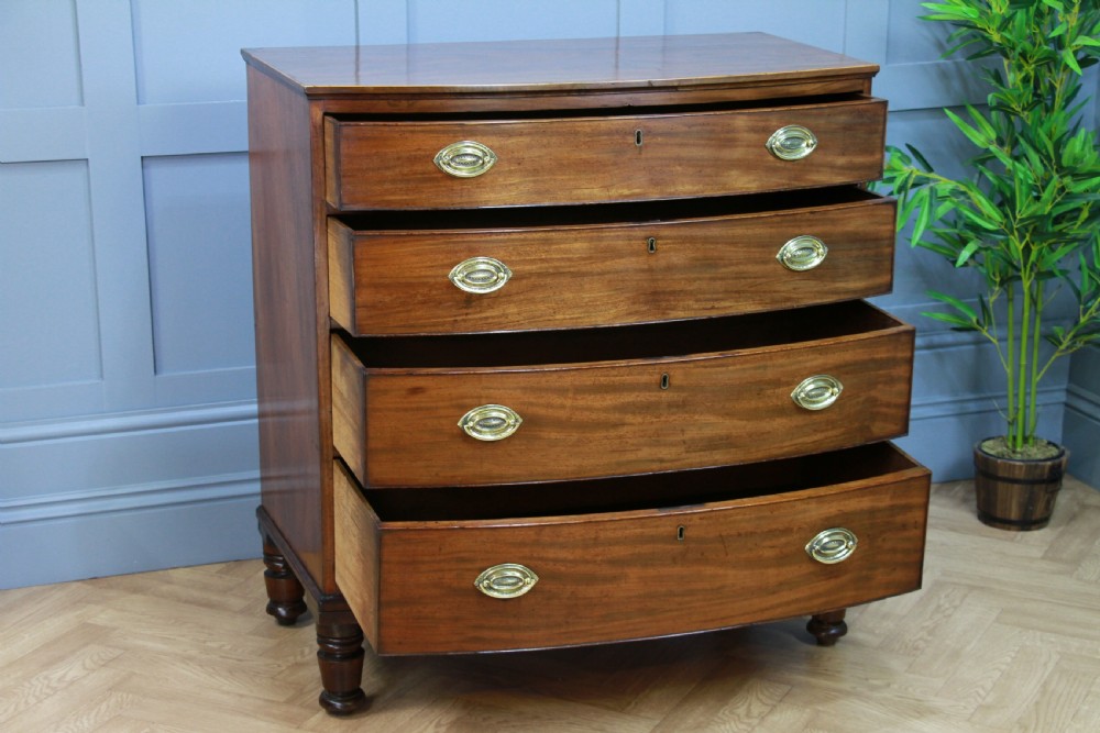 Antique Original Georgian Small Bow Front Mahogany Chest of 4 Drawers C1820 View II