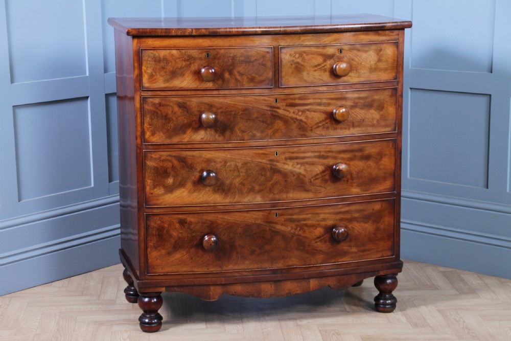 Antique Late Georgian Small Flame Grain Mahogany Bow Front Chest of 5 Drawers