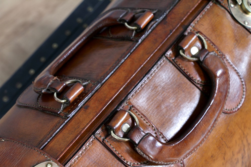 Vintage 1930s Norris Luggage of England Leather Gladstone Bag Lockable with Key View XXI