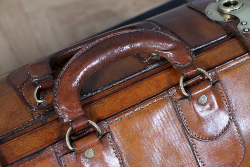 Vintage 1930s Norris Luggage of England Leather Gladstone Bag Lockable with Key View XXII