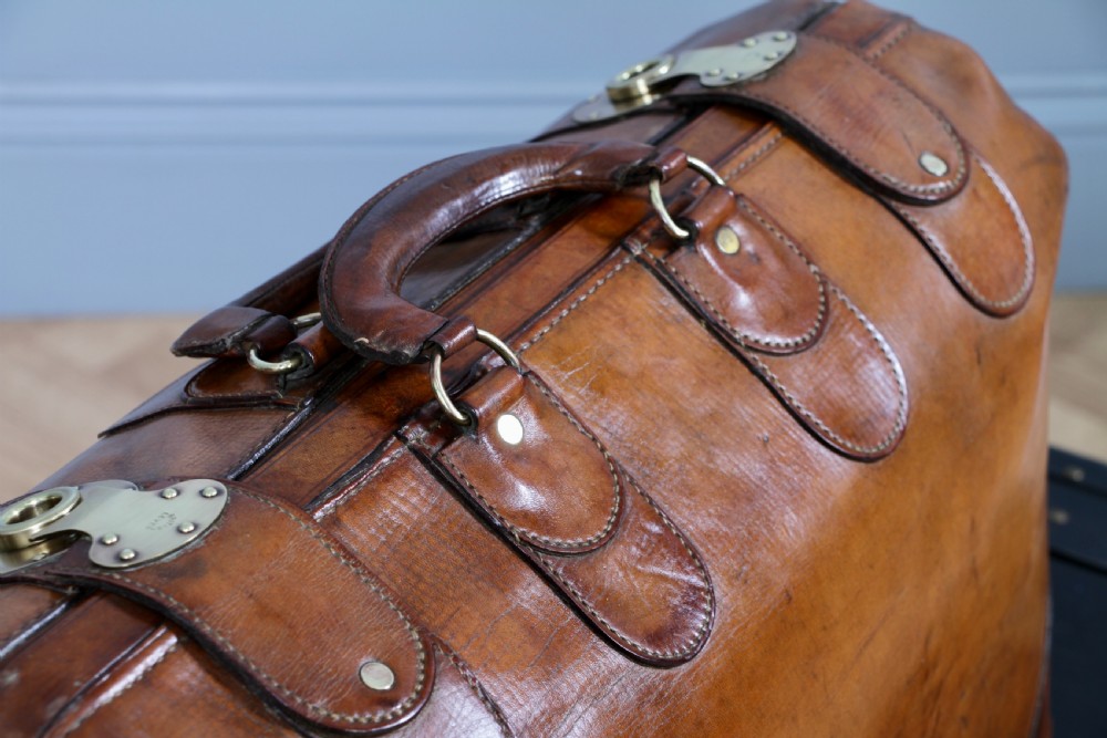 Vintage 1930s Norris Luggage of England Leather Gladstone Bag Lockable with Key View XXIII
