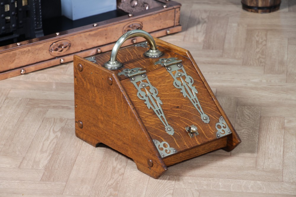 Antique Edwardian Art Nouveau Solid Oak Fireside Coal Purdonium Scuttle Box 1900 View III