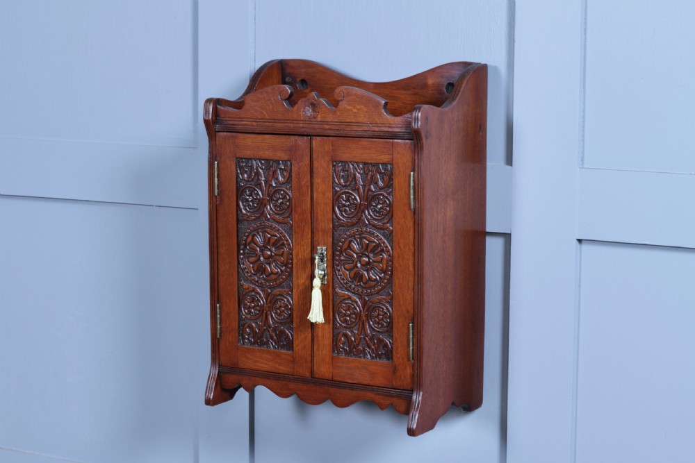 Small Antique Oak Arts & Crafts 2 door Hanging Smokers Pipe Cabinet