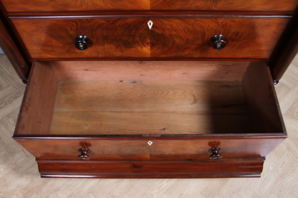Oustanding Quality Antique Original Victorian Flame Mahogany Large Scottish Chest of 6 Drawers C1870 View XII