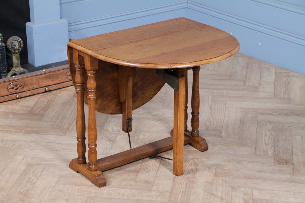 Vintage Solid Medium Oak Small Automatic Drop Leaf Sutherland Occasional Table View III