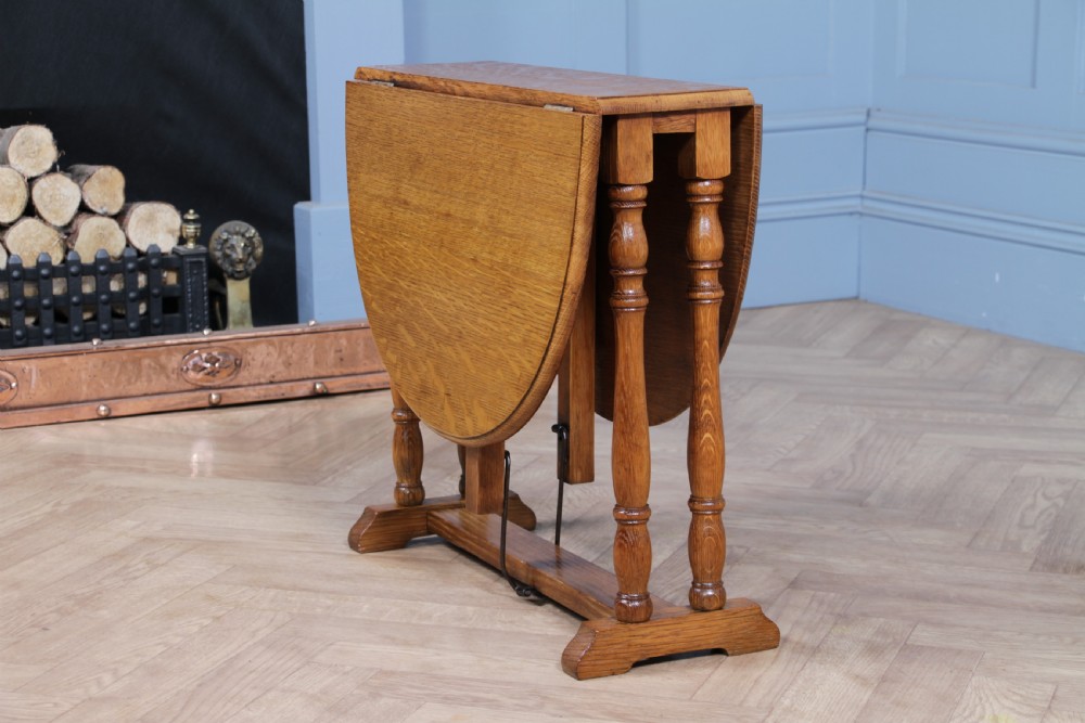 Vintage Solid Medium Oak Small Automatic Drop Leaf Sutherland Occasional Table View VI