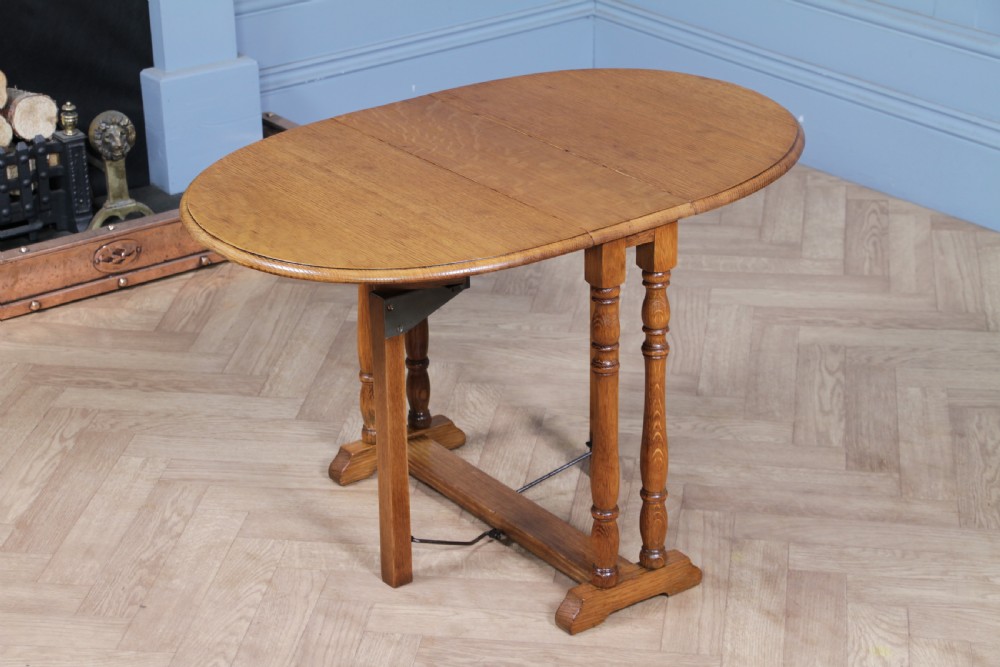 Vintage Solid Medium Oak Small Automatic Drop Leaf Sutherland Occasional Table View VII