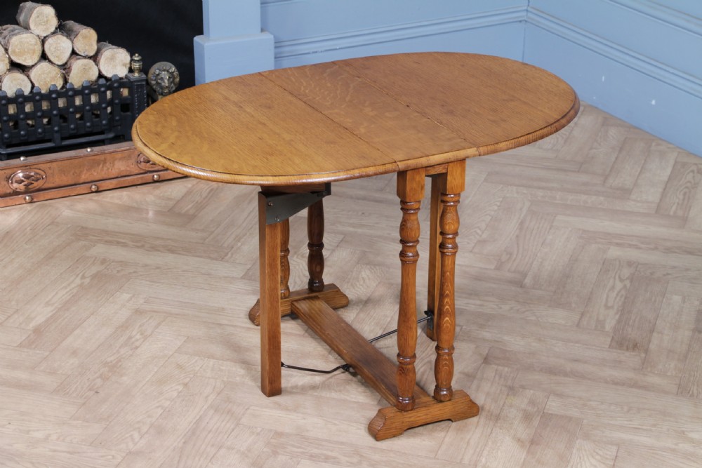 Vintage Solid Medium Oak Small Automatic Drop Leaf Sutherland Occasional Table View IX