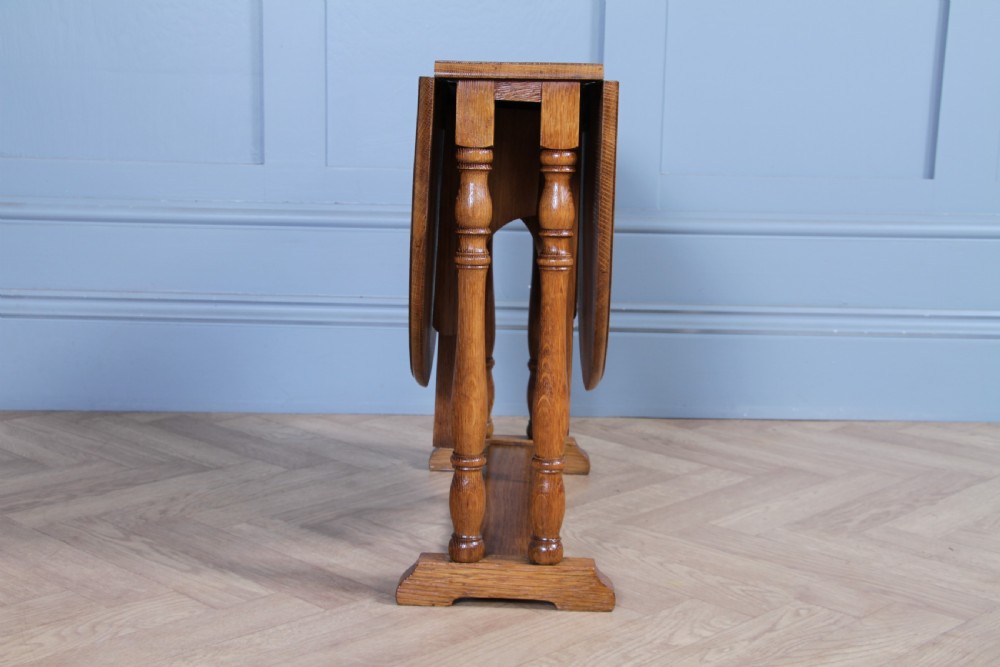 Vintage Solid Medium Oak Small Automatic Drop Leaf Sutherland Occasional Table View XIV