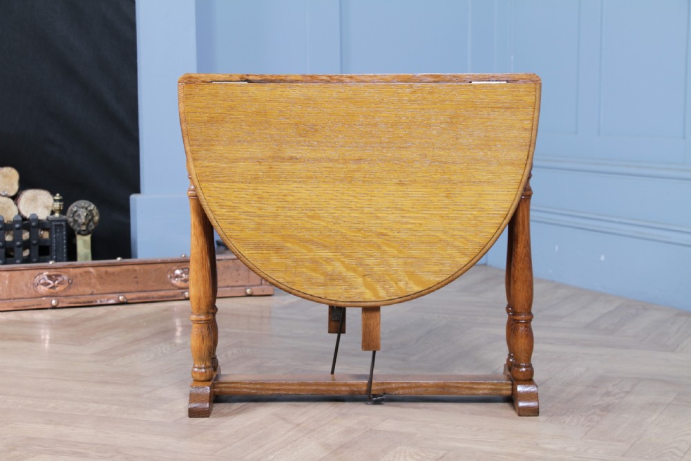 Vintage Solid Medium Oak Small Automatic Drop Leaf Sutherland Occasional Table View XX